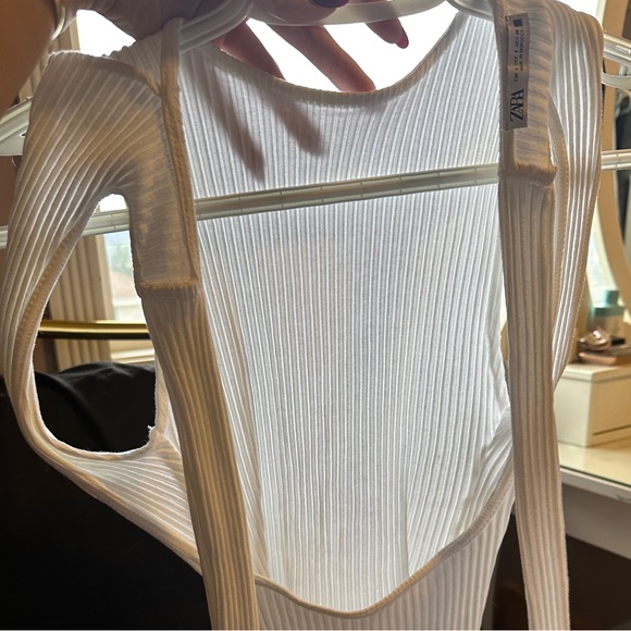 Zara open back top - Picture 3 of 3